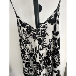 Robe d'été noire et blanche fleurie