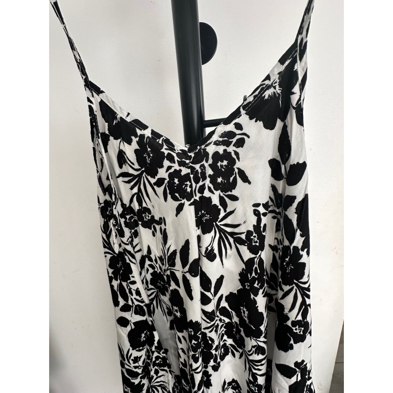 Robe d'été noire et blanche fleurie