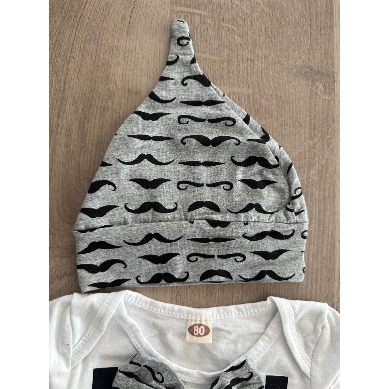Ensemble bébé body, pantalon et bonnet