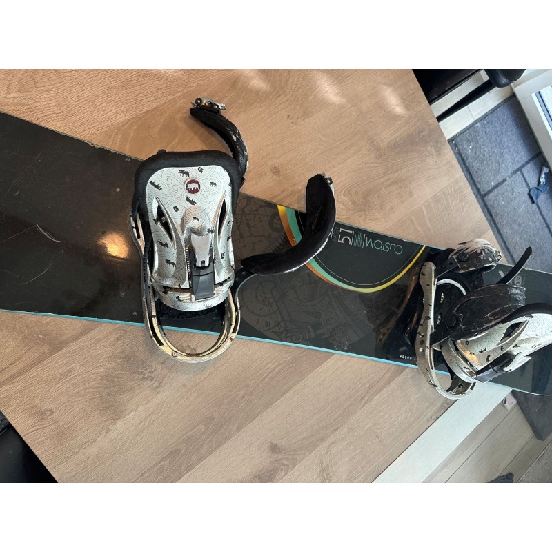 Snowboard Burton Custom 51 avec fixations Burton