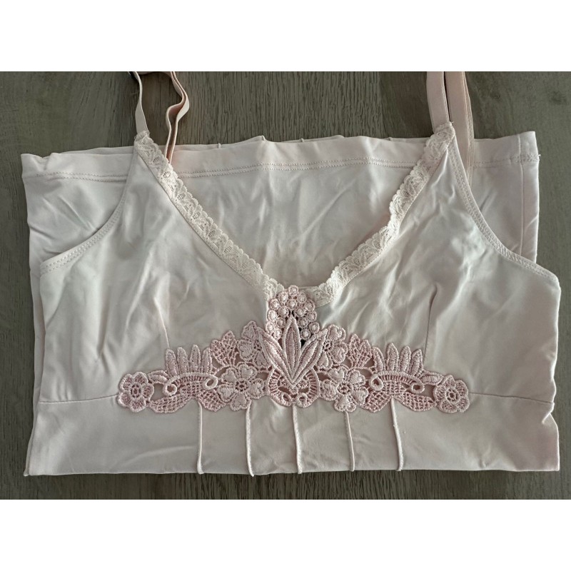 Top rose pâle Zara avec dentelle