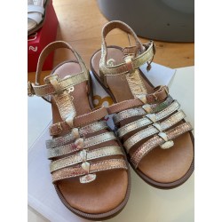 Sandales fille GBB doré