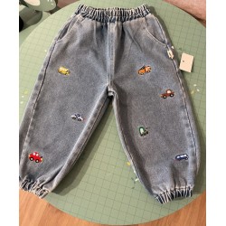 Pantalon bébé effet jean avec véhicules brodés – 18-24 mois